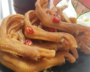 扒鸡怎么吃更香：冷食、加热与搭配方法一次讲清